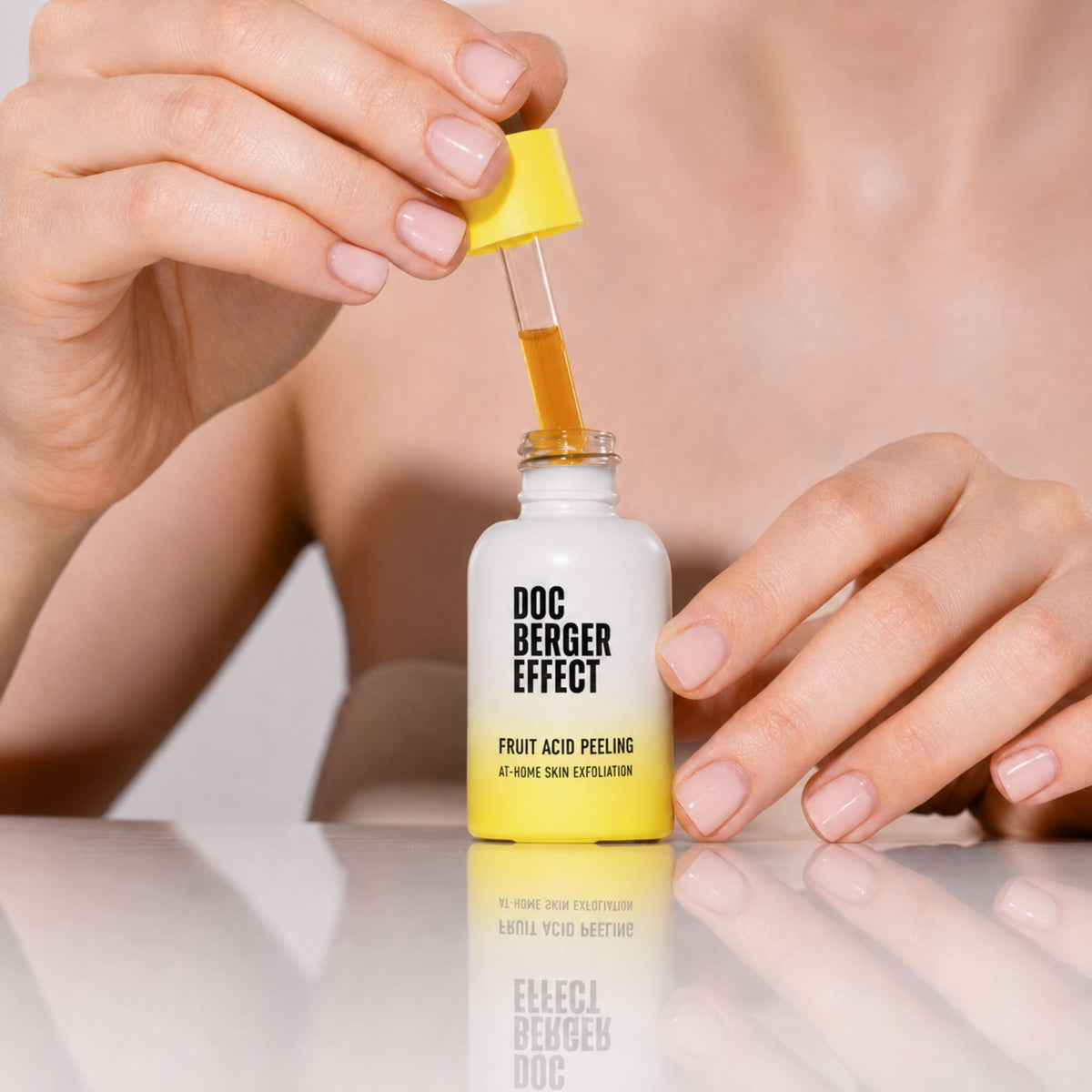 DOC BERGER EFFECT Fruit Acid Peeling – intensives Fruchtsäurepeeling für zuhause mit AHA und BHA bei verstopften Poren, Unreinheiten, Mitessern, rauer Haut und fahlem Teint. Geeignet für die regelmäßige chemische Exfoliation, wenn abgestorbene Hautzellen gelöst und Poren sichtbar verfeinert werden sollen. Eine hochwertige Option für alle, die nach dem besten Fruchtsäurepeeling für ein glatteres, klareres und strahlenderes Hautbild suchen.
