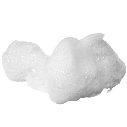 Feine Schaumtextur des Foam Sensitive Reinigungsschaums für sanfte Gesichtsreinigung bei empfindlicher Haut