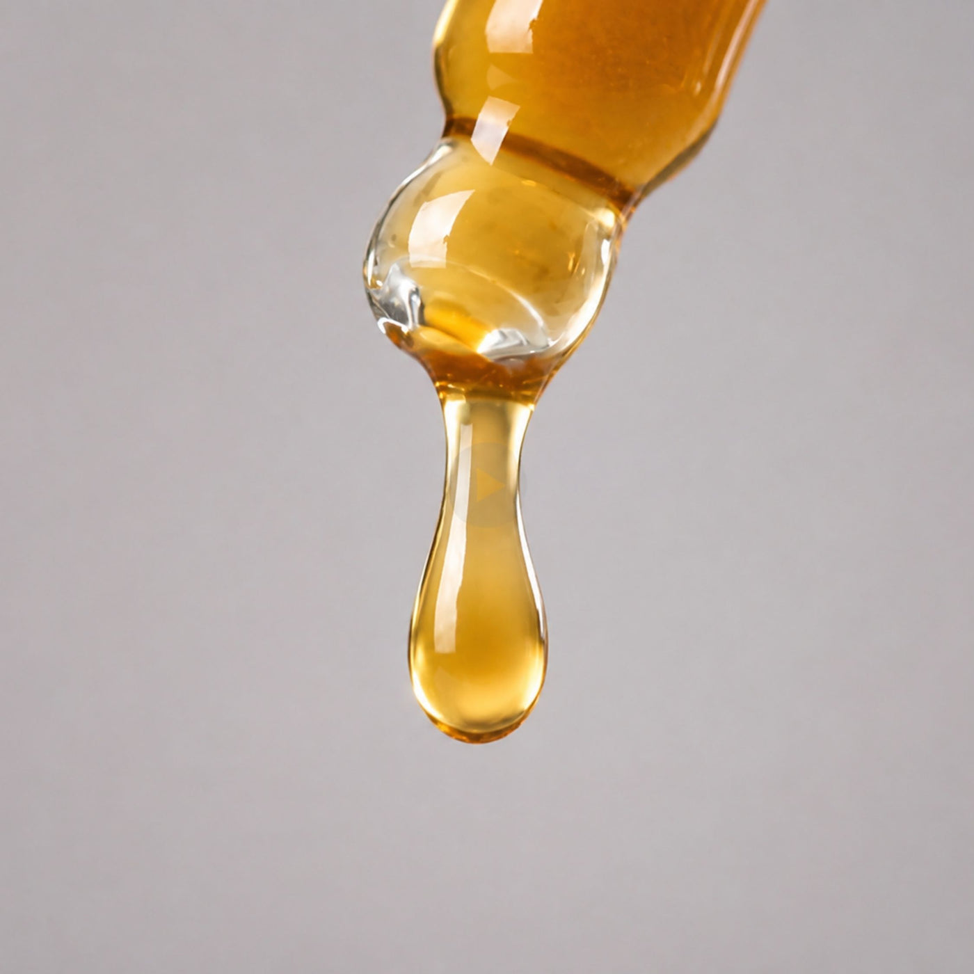 Fruit Acid Peeling von DOC BERGER EFFECT mit Glycolsäure und Salicylsäure für reifere Haut ab 40, 50 und 60, bei sichtbaren Altersflecken, Pigmentierungen, feinen Linien, rauer Hautstruktur und vergrößerten Poren. Das chemische AHA-BHA-Peeling unterstützt die Hauterneuerung ohne mechanisches Rubbeln und eignet sich besonders, wenn die Haut mit zunehmendem Alter oder nach der Menopause matter, ungleichmäßiger und weniger glatt erscheint.
