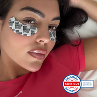 Georgina Rodriguez, bekannt als Unternehmerin, Model und Partnerin von Fußballstar Cristiano Ronaldo, trägt DOC BERGER EFFECT Glowing Eye Patches. Die dermatologisch getesteten Augenpads versorgen die empfindliche Augenpartie intensiv mit Feuchtigkeit und unterstützen ein frisches, erholtes Hautbild.