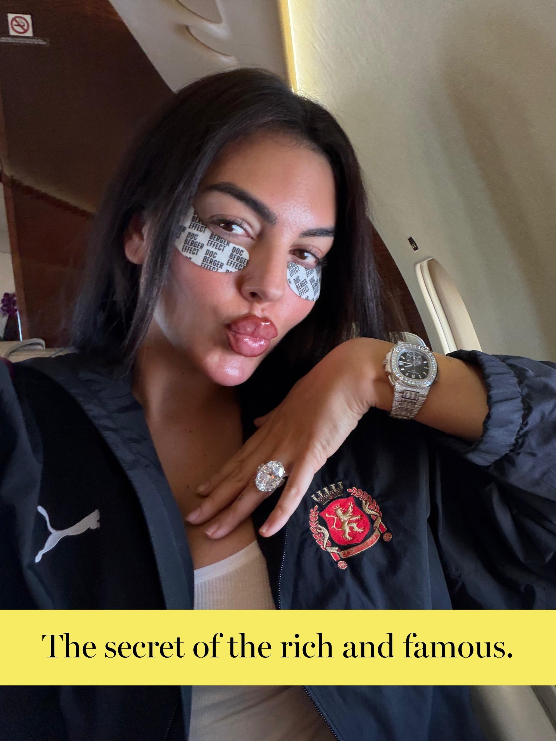 Georgina Rodriguez, bekannt als Unternehmerin, Model und Partnerin von Fußballstar Cristiano Ronaldo, trägt DOC BERGER EFFECT Glowing Eye Patches während eines Fluges. Die luxuriösen Hydrogel-Patches spenden intensive Feuchtigkeit und sorgen für eine sichtbar frischere Augenpartie.