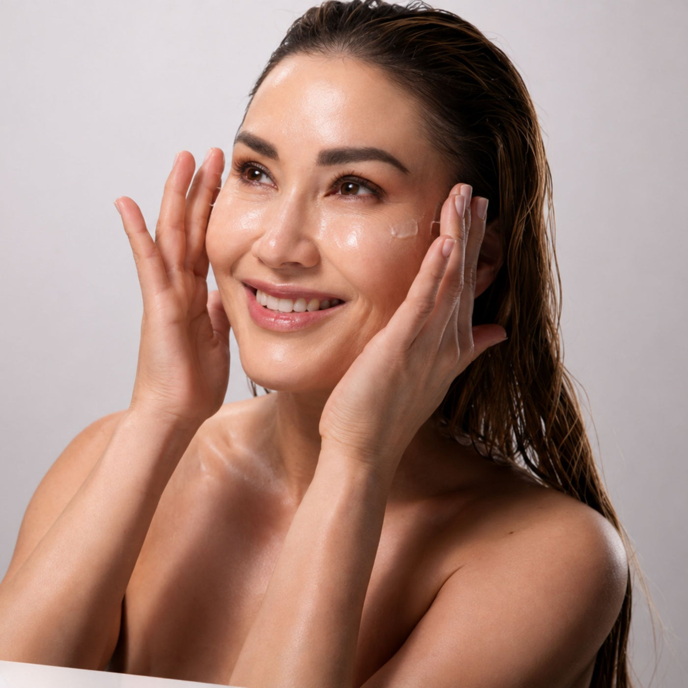 DOC BERGER EFFECT Lifting Eye Wonder als Anti-Aging Augenpflege zur Milderung von Augenfalten, Schwellungen und feinen Linien für eine frischere, glattere Augenpartie.