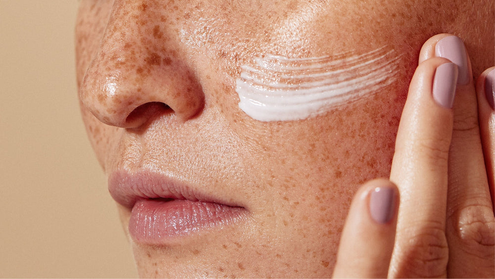 Anti-Pigment Creme und Wirkstoffseren von DOC BERGER EFFECT zur gezielten Pflege bei Pigmentflecken, dunklen Flecken und ungleichmäßigem Hautton für ein ebenmäßigeres, strahlenderes Hautbild.