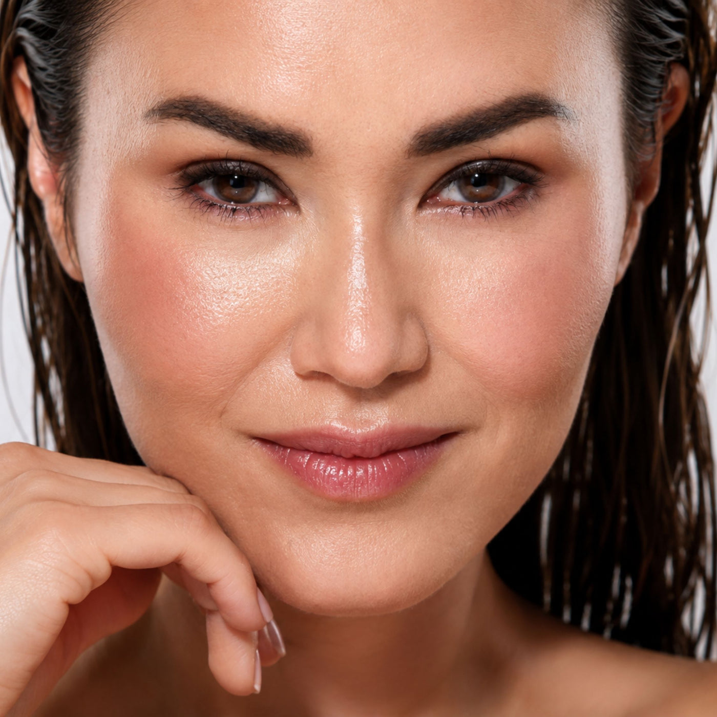 DOC BERGER EFFECT Platinum Elixir für glattere, widerstandsfähigere und strahlende Haut – luxuriöse Anti-Aging-Pflege zur Unterstützung der Hautregeneration.