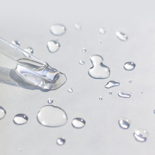 Textur des DOC BERGER EFFECT Purifying Power Serum – leichtes klärendes Serum gegen Pickel, Unreinheiten und Pigmentflecken für fettige und unreine Haut.