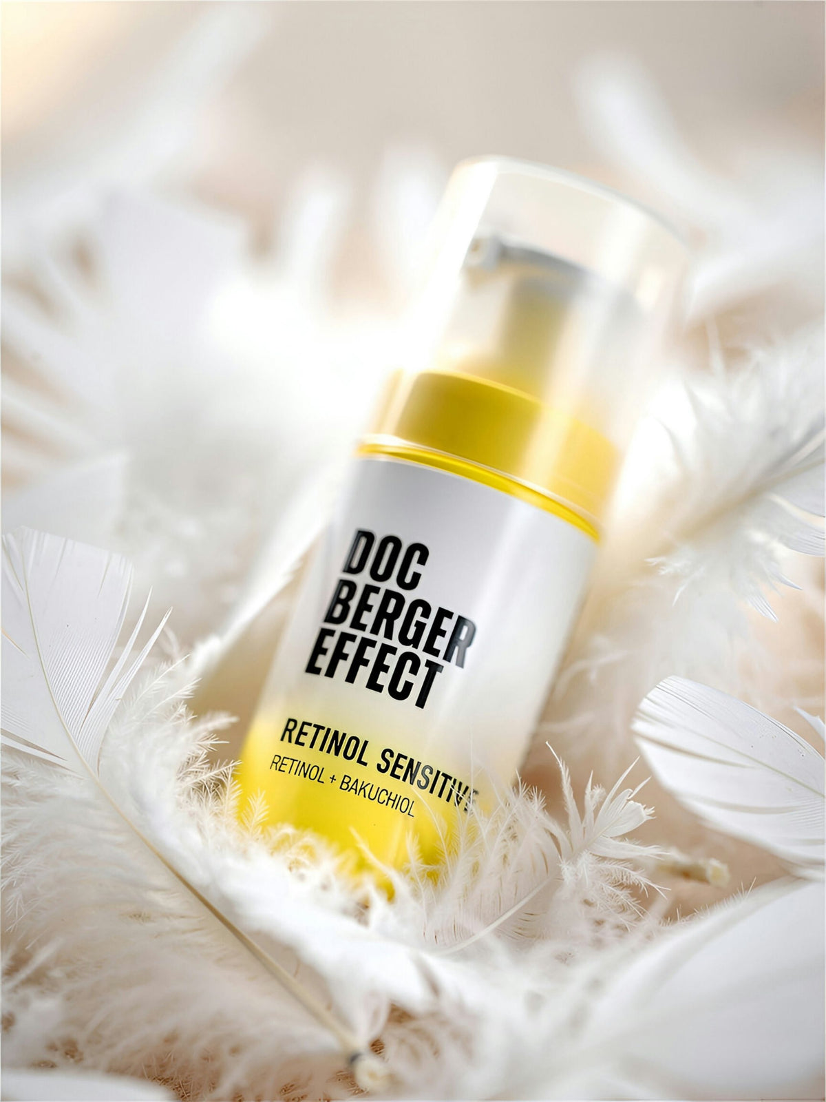 DOC BERGER EFFECT Retinol Sensitive is a gently formulated anti-aging retinol serum with bakuchiol for sensitive, dry, and demanding skin. It supports skin renewal, can reduce fine lines and wrinkles, and helps create a smoother, more even complexion. It is particularly suitable for those new to retinol, as well as for mature skin aged 40 and older that requires a gentle retinol treatment due to increasing dryness and sensitivity.