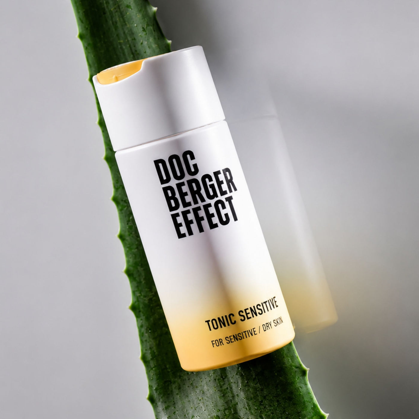 DOC BERGER EFFECT Tonic Sensitive with Aloe Vera and Hyaluronic Acid for sensitive and dry skin—provides intense hydration, soothes stressed skin, and helps maintain a balanced skin barrier for those in their 40s and 50s.
